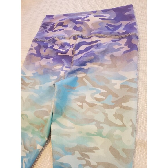 Evolution and Creation EVCR Rainbow Camo Capri Leggings Women’s Medium Bright - Picture 7 of 10